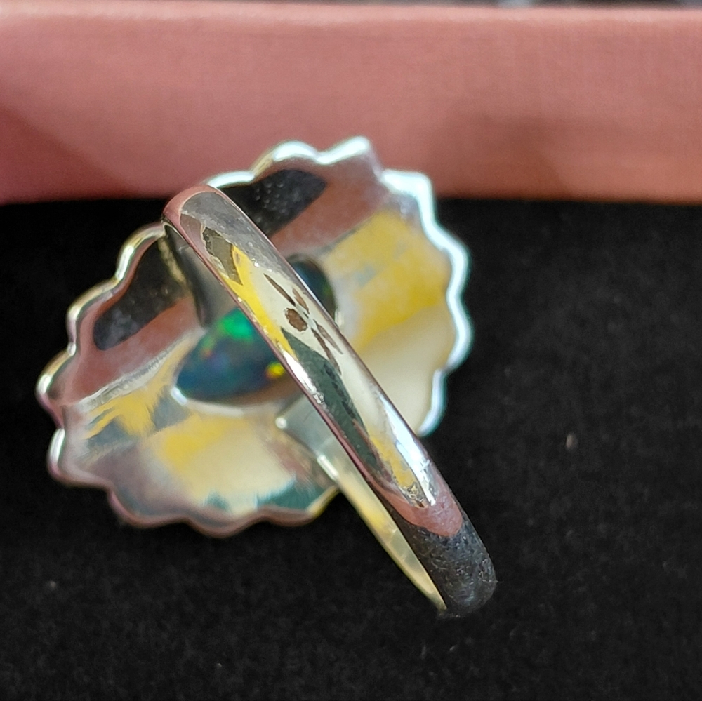 Elegant Ethiopian Opal Silver Ring Size 11 - Picture 4 of 15